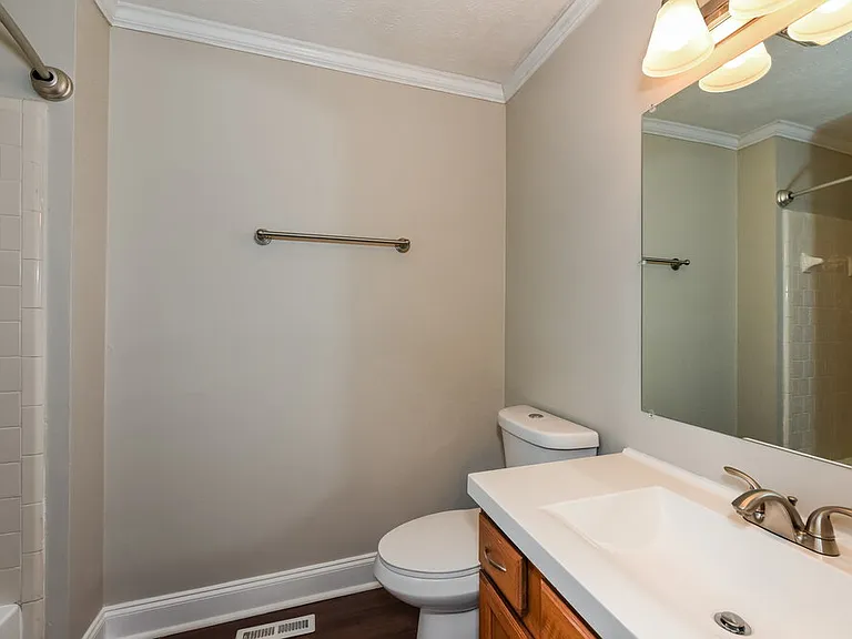 2121 Ravenwood Dr — Photo 13