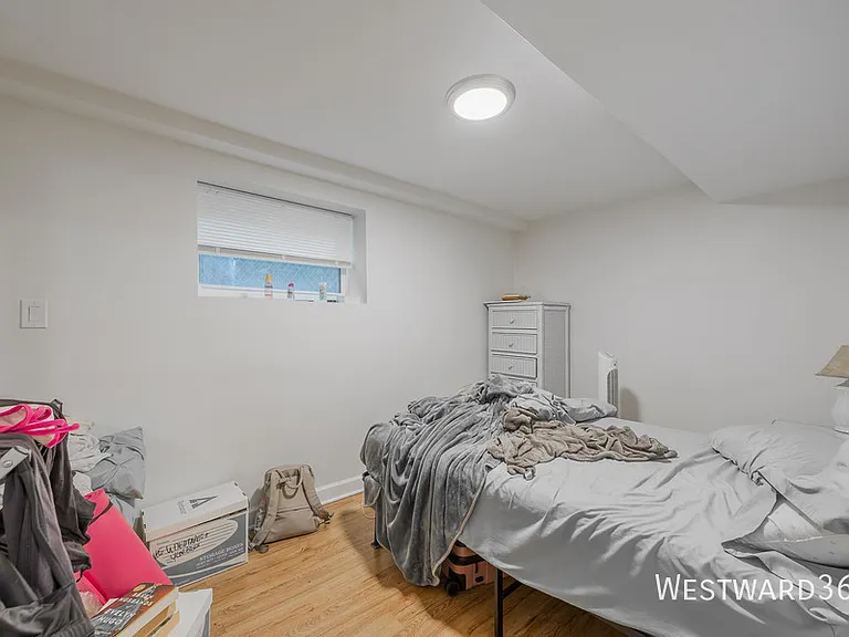 2239 W Cornelia Ave #G — Photo 5