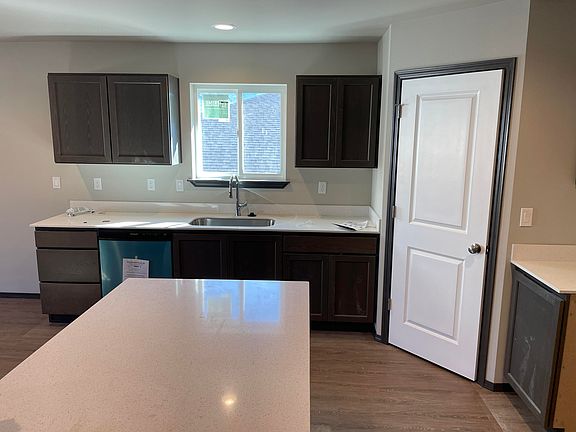3rd image of 1092 S Newberry Ln