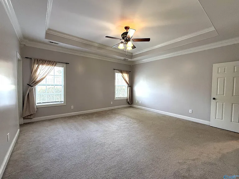 225 Pennsylvania Ave — Photo 14