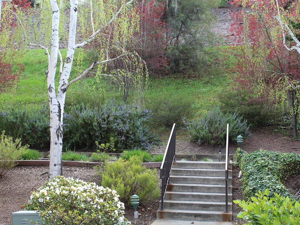 1st image of 1405 Ptarmigan Dr APT 2