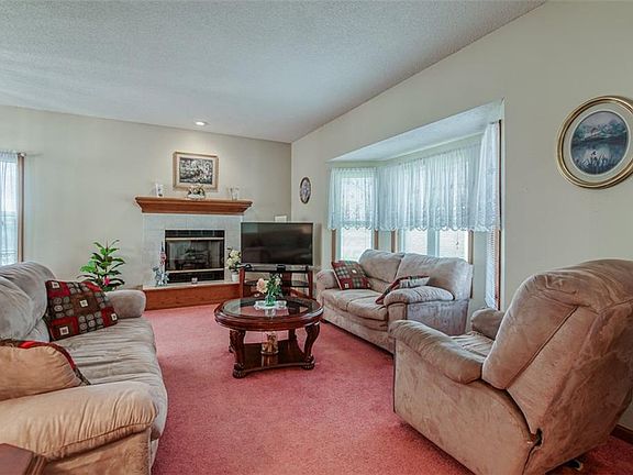 4th image of 3827 N 123rd St