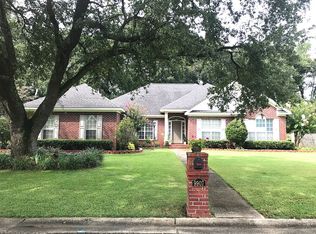 9907 Sommerset Dr, Daphne, AL 36526