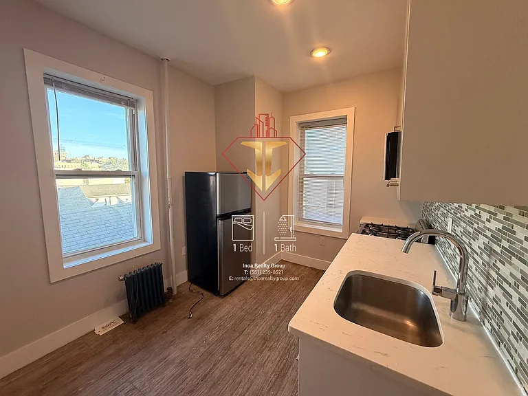 943-945 Pavonia Ave #31A — Photo 3