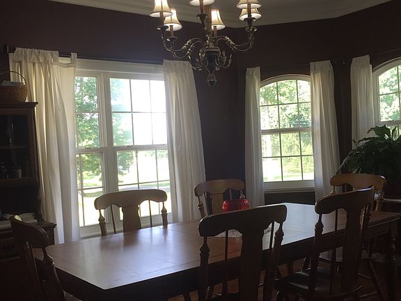 4th image of 779 Bradley Ln