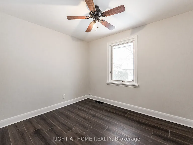 18 Ridgewood Ave — Photo 22