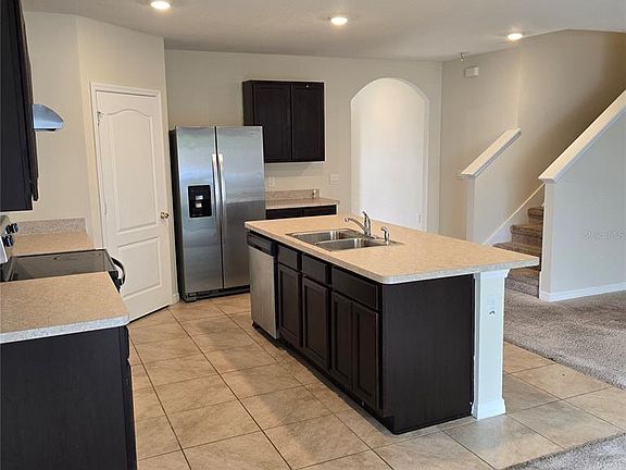 3rd image of 814 Sun Burst Rd