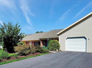 3463 Glen Eagles Dr, Chambersburg, PA 17202