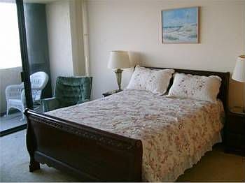 3rd image of 5200 N Flagler Dr APT 501