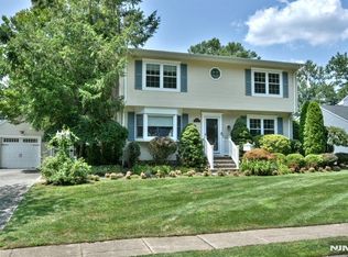 316 Colonial Blvd, Township Of Washington, NJ 07676