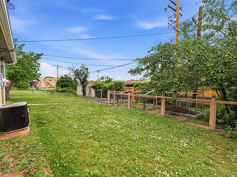 1275 W 4th Ave — Photo 44