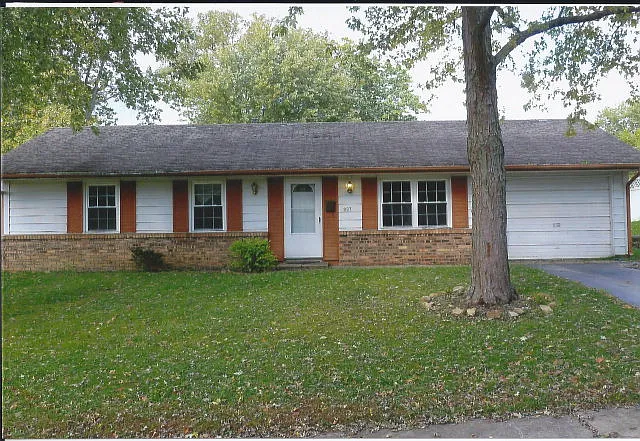 907 Skyline Dr photo 1