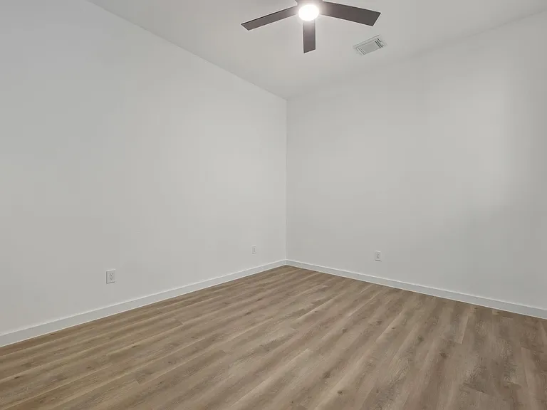 117 Capetown Ln — Photo 11