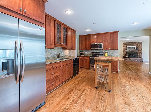 4th image of 25W777 Menomini Dr