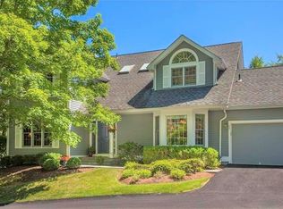 60 Top Hill Ln, Mount Kisco, NY 10549