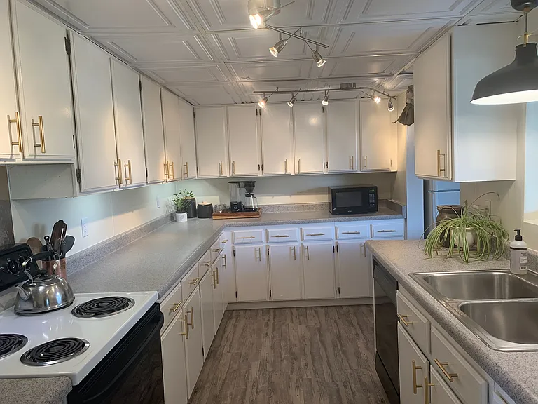 2123 Westfield Ave — Photo 5