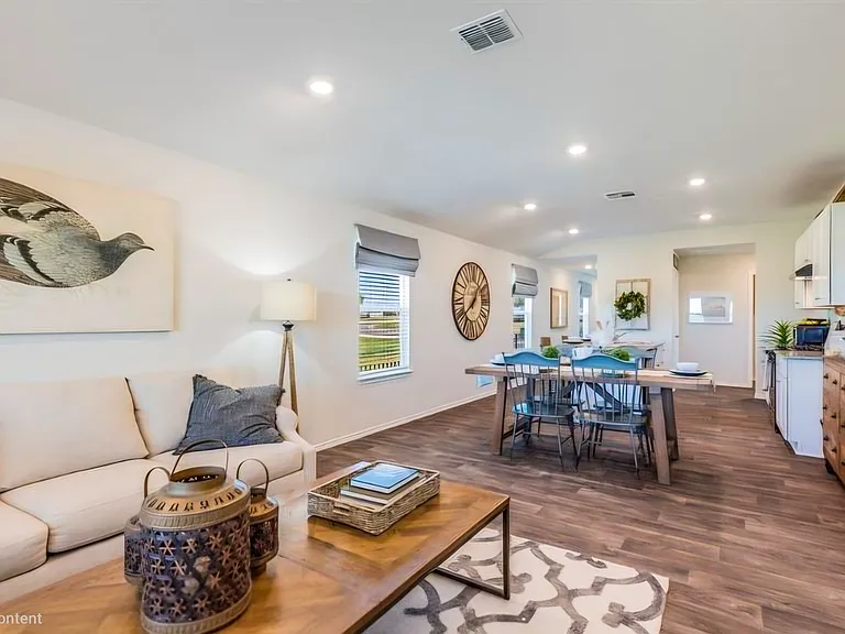 2825 Brogan Crk — Photo 4