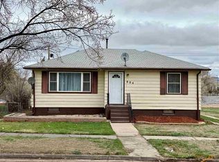 804 East St, Edgemont, SD 57735