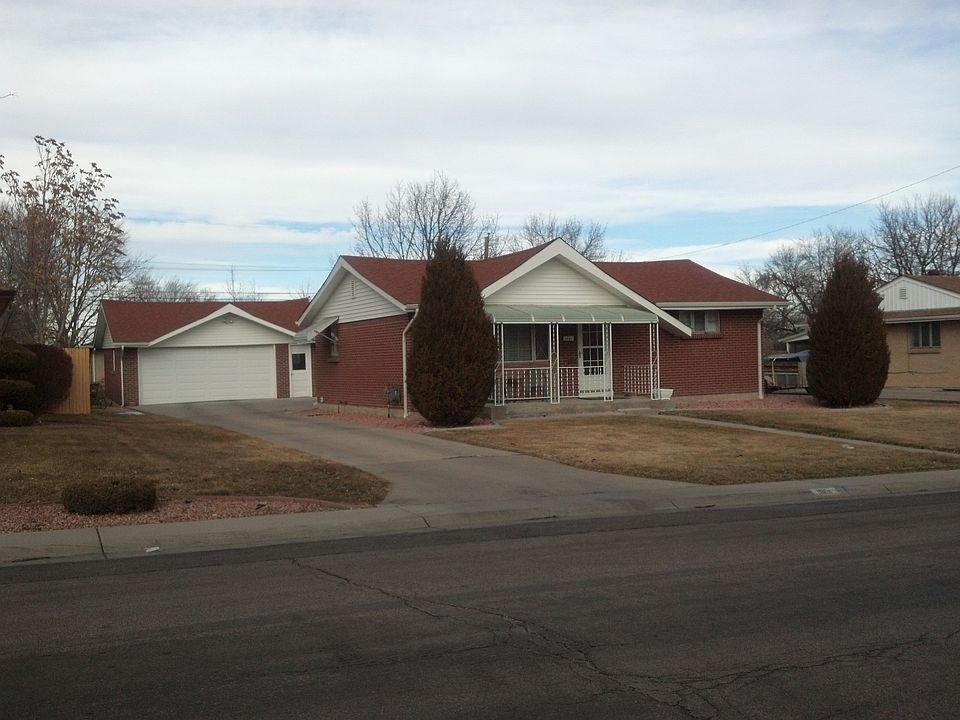 Front View with Detached Garage