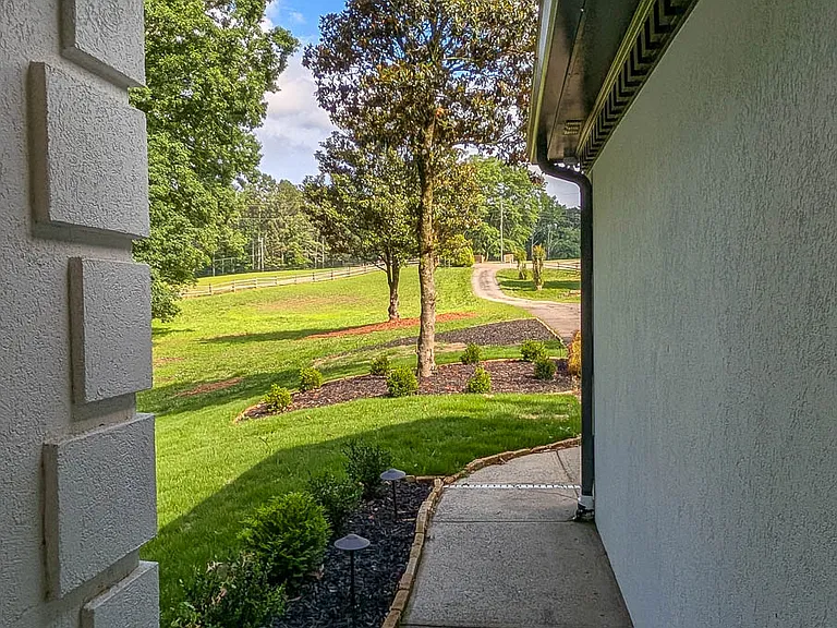 2060 Daves Creek Trl — Photo 11