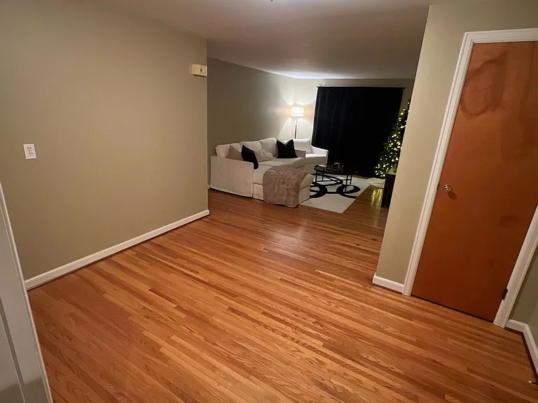 Snyder Apartments — Photo 14