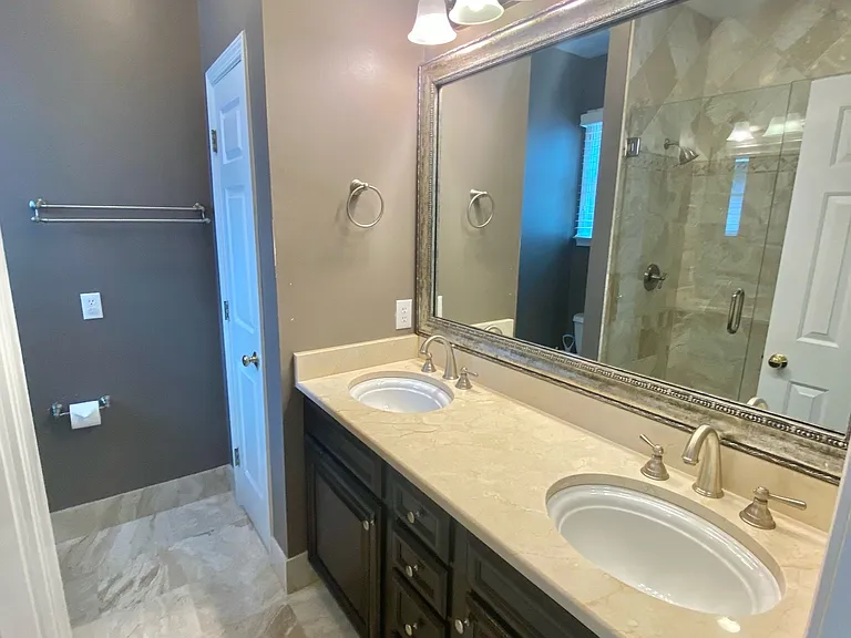 416 E Tremont Ave — Photo 39