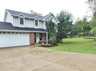 1433 Riggs Rd, South Park, PA 15129