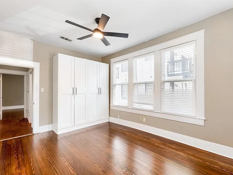 4308 Avenue G — Photo 8