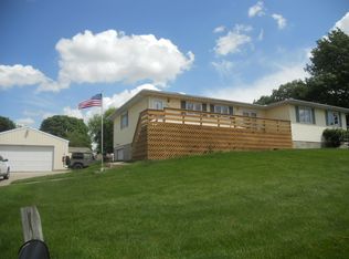 1208 E 8th St S, Newton, IA