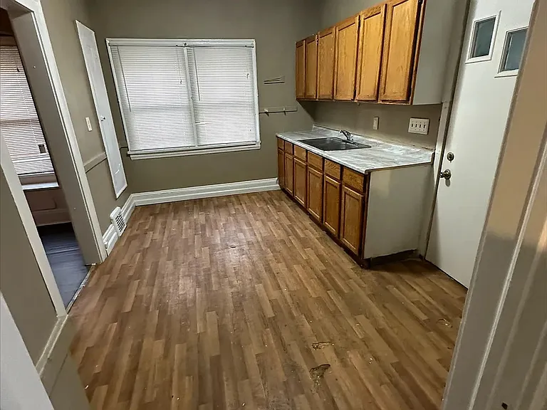 12702 Iowa Ave. — Photo 19