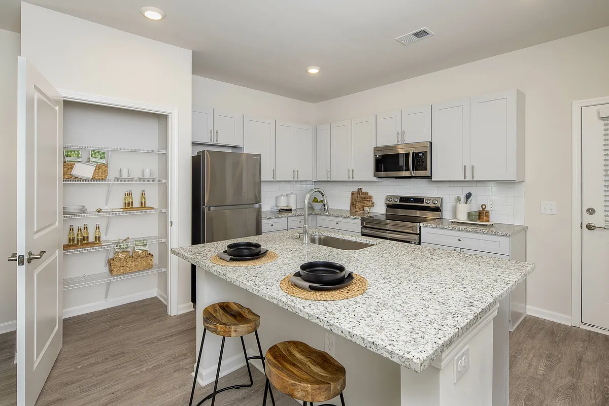 Building Photo - Covey Homes Southampton
