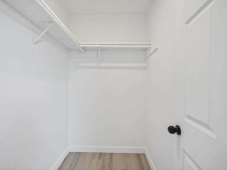 9007 Hilda St — Photo 17