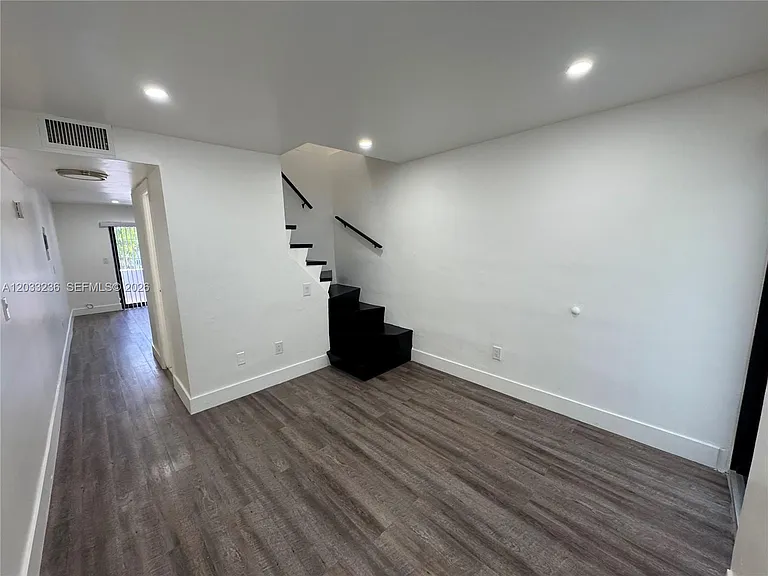 3011 SW 1st Ave #6 — Photo 7