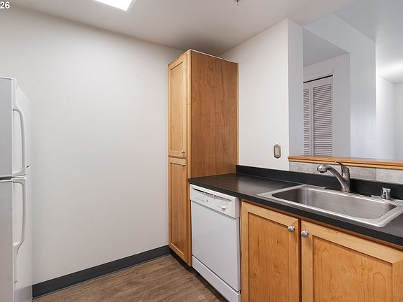5th image of 701 Columbia St APT 314