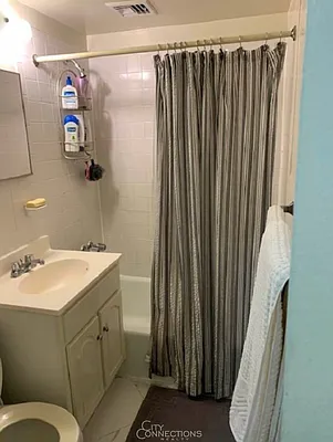 Rented by City Connections Realty | media 8