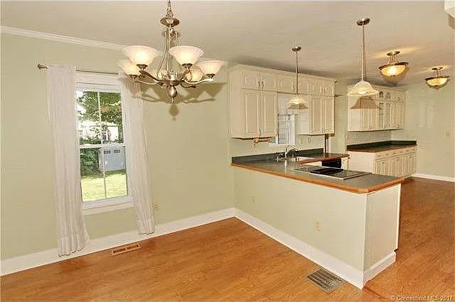 290 W Main St — Photo 25