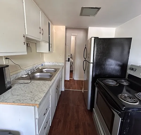 1138 Case Ct — Photo 2