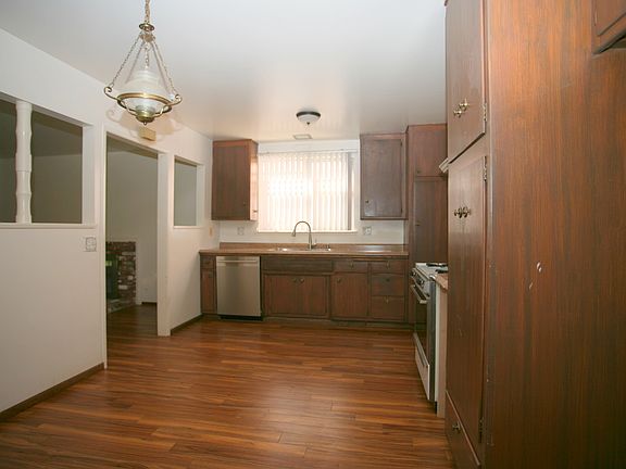 5th image of 831 David Dr