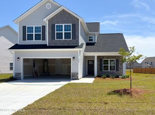 490 Pebble Shore Dr, Sneads Ferry, NC 28460