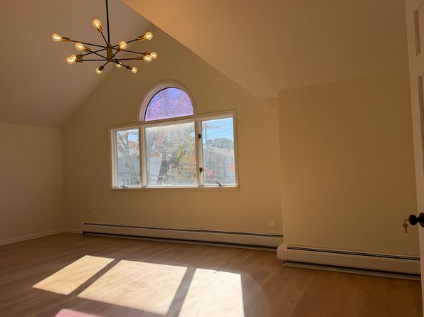 53 Rockwell Ave #2