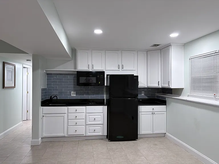 709 Elkhurst Pl — Photo 2