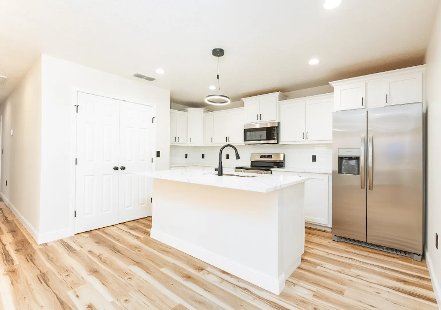 3805 Ethan Ave. Duplex — Photo 4