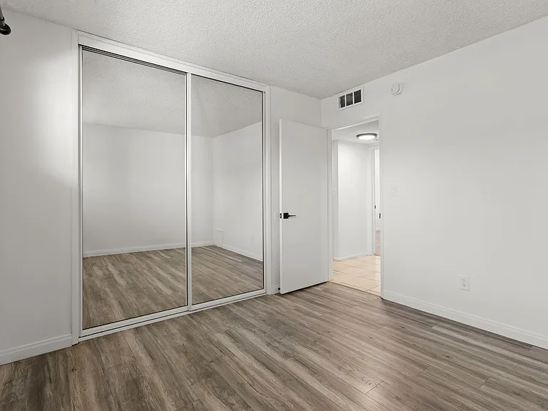(El/Ti/Yo:B) 5139 White Oak Avenue — Photo 24