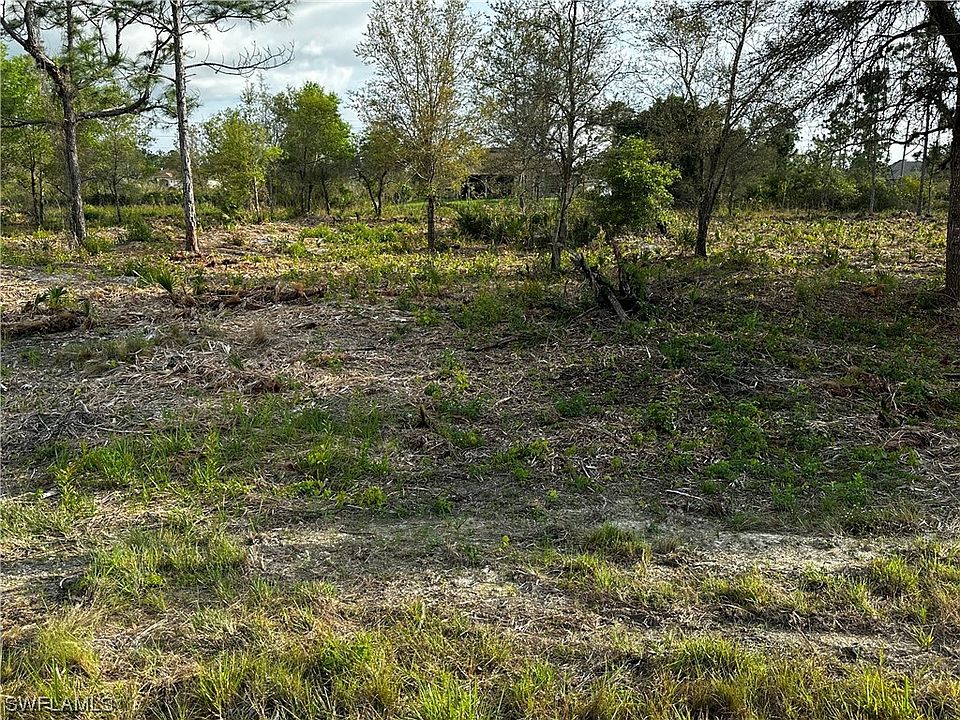 2nd image of 487 Woodman Dr