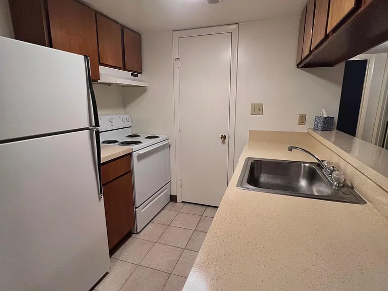 1226 Smith St #K — Photo 6