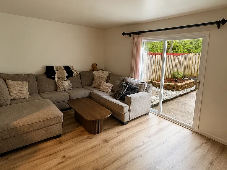 7627 Glenolden Pl — Photo 3
