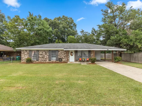 212 3rd Ave, Petal, MS 39465