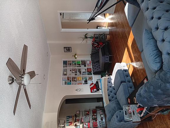 2nd image of 939 College AVENUE