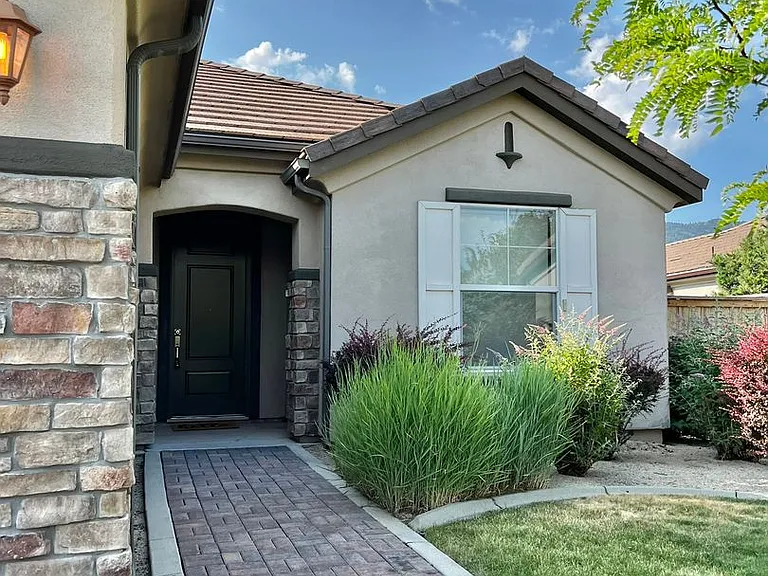1135 Cliff Park Way — Photo 2