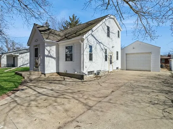 230 Abraham Dr, Ames, IA 50014
